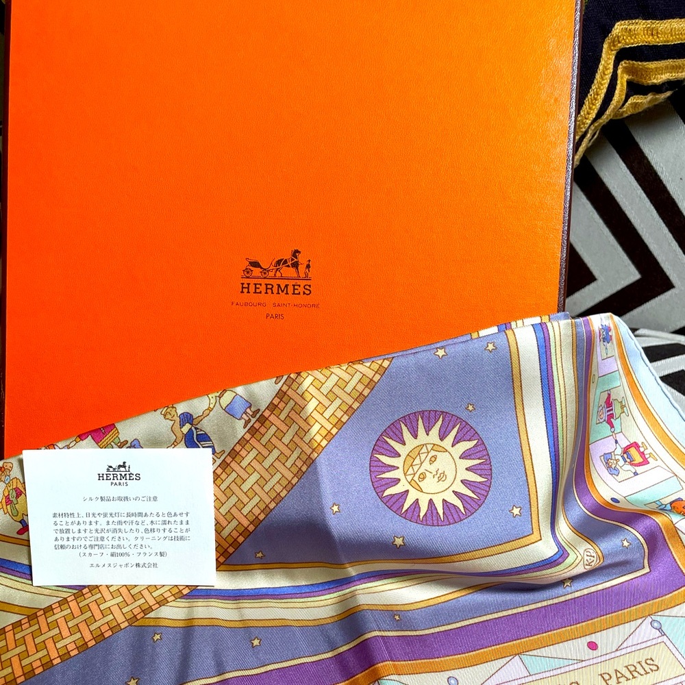 Hermès Blue Donner La Main Scarf